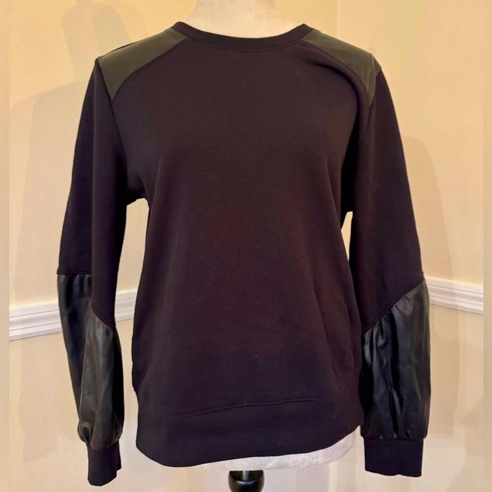 EUC Lola & Grace Black Sweatshirt w/ Faux Leather Shoulder & Sleeve Detail | S